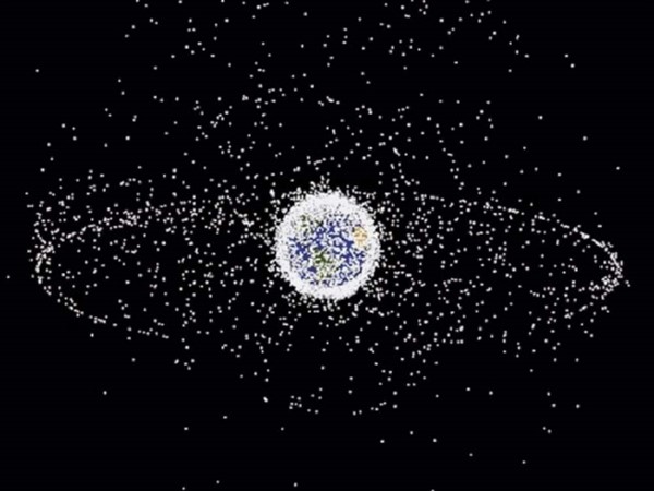 Live Chat: Space Junk