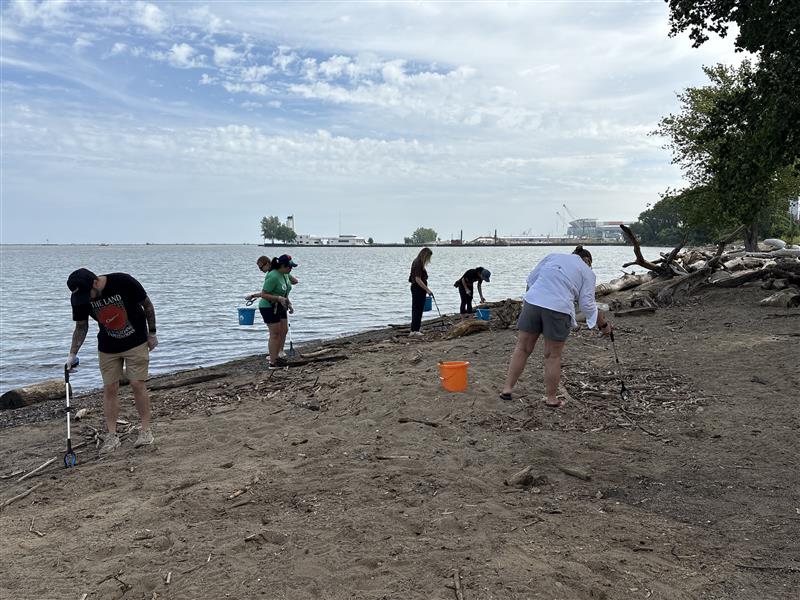 August Beach Cleanup with @CLEAquarium