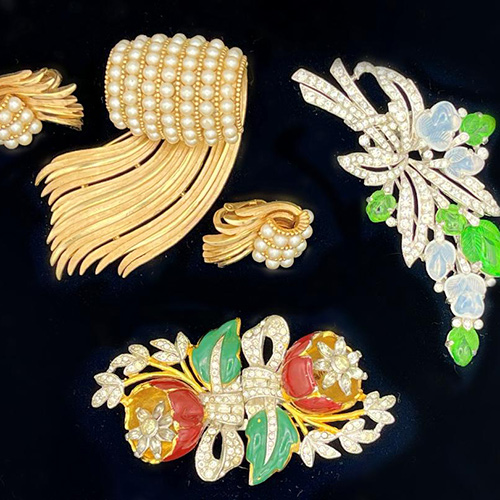 Lunchtime with a Curator: Decorative Arts Design Series