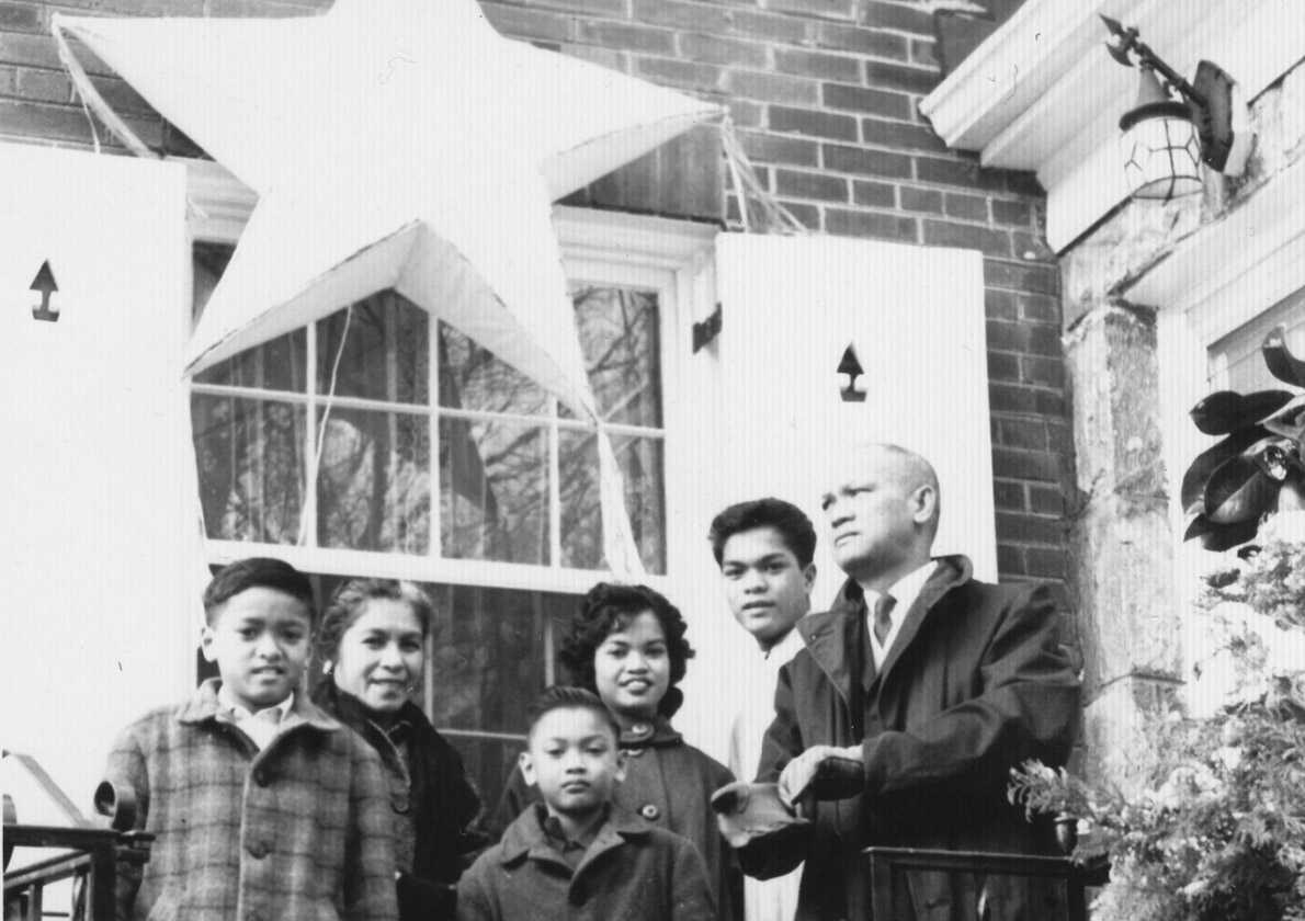 CANCELLED - <em>Sightlines</em> Saturday Guided Tour and Activity: Shining Stars