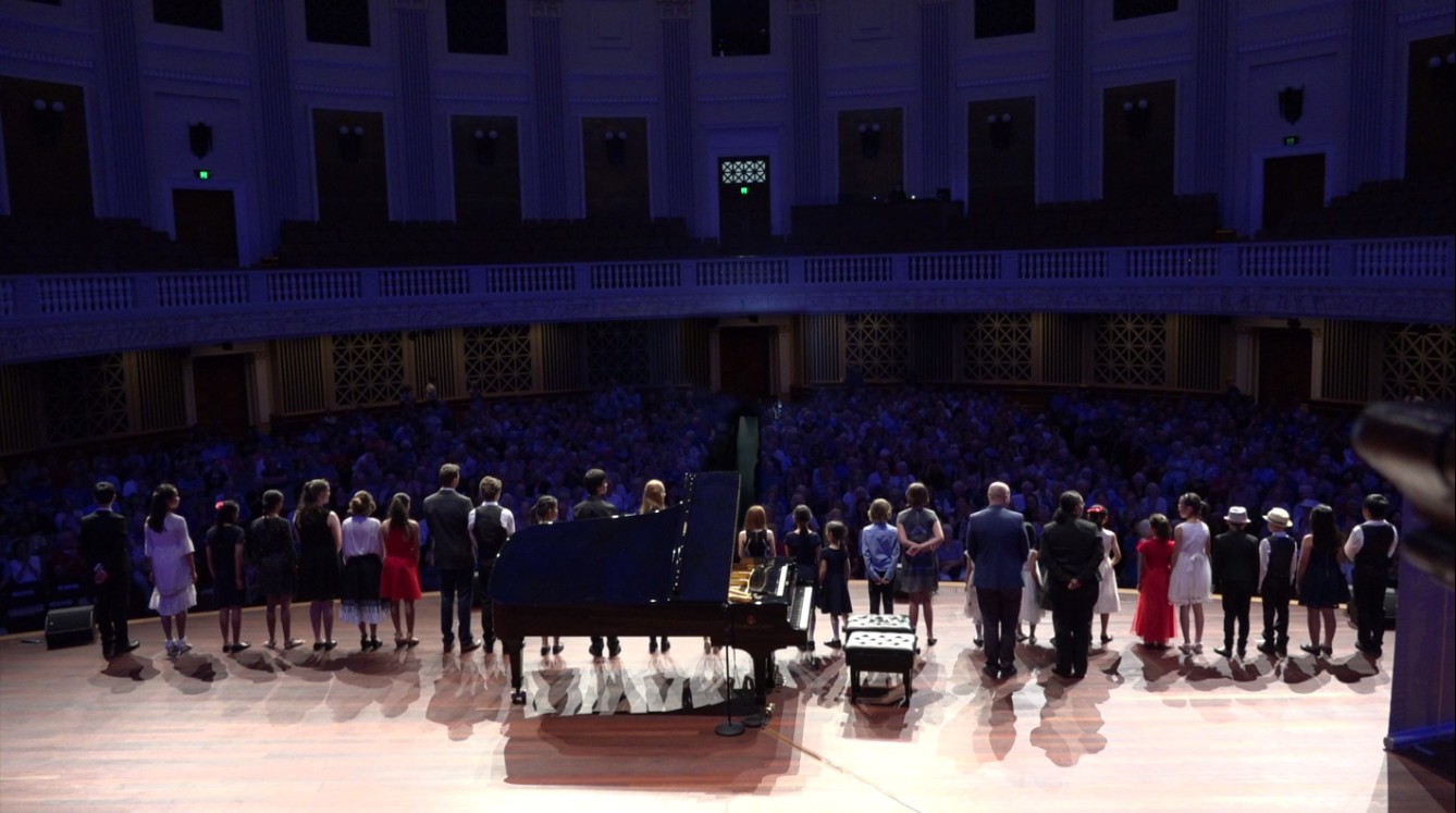 Lord Mayor's City Hall Concerts - Liberace: The Man and the Music