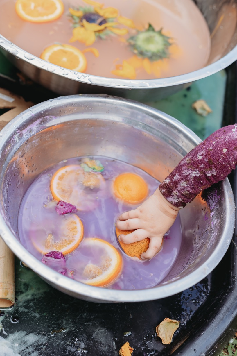 Gumtree kids messy play - Ocean and mermaids