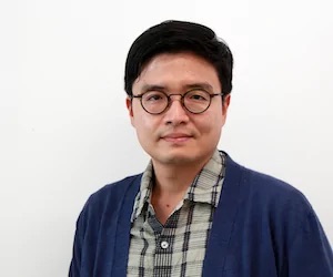 Netflix Korea and the Global-Local Entanglements