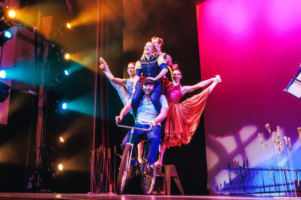 Cirque Mechanics: Zephyr - A Whirlwind of Circus