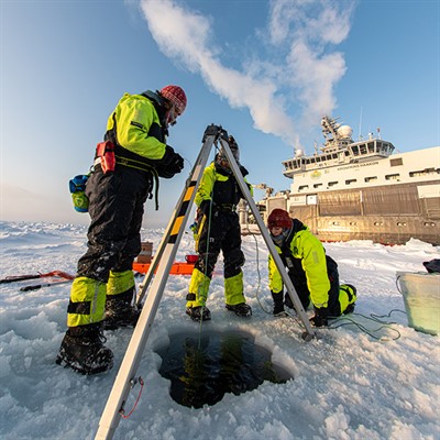 Cool Science: remote sensing and adaptation to temperature extremes at the ends of the earth Cool Science: remote sensing and adaptation to temperature extremes at the ends of the earth