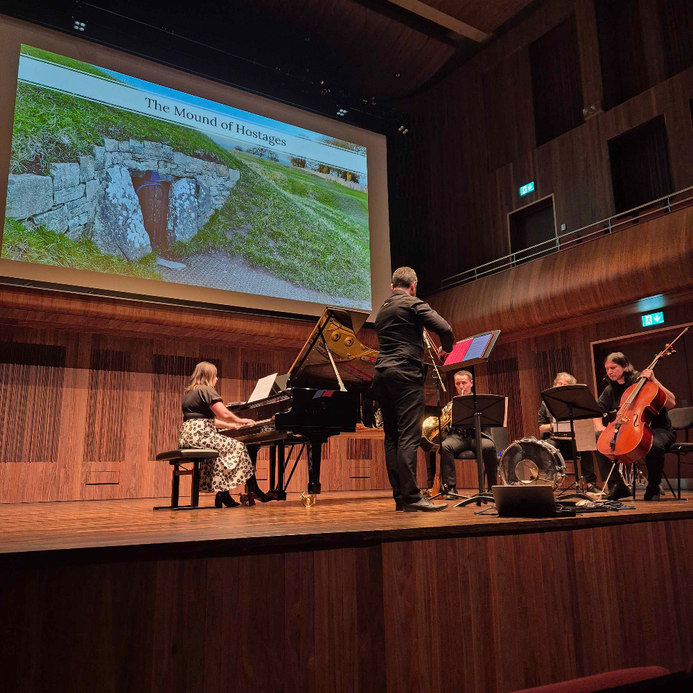 Piano Flowers by Svetlana Rudenko & LoGaCulture in National Botanic Gardens