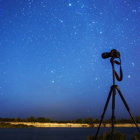 Photo 101: Night Photography and Tripods