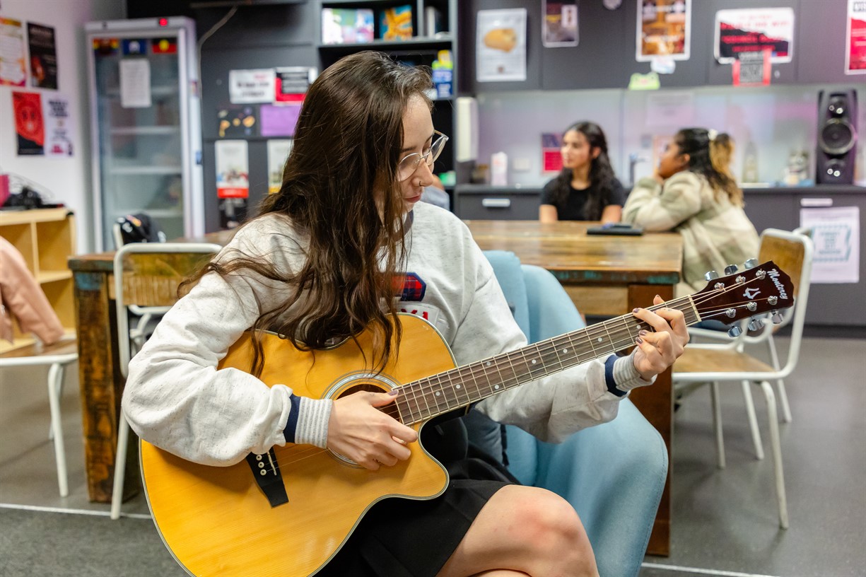 Youth Week: Live in the Libraries