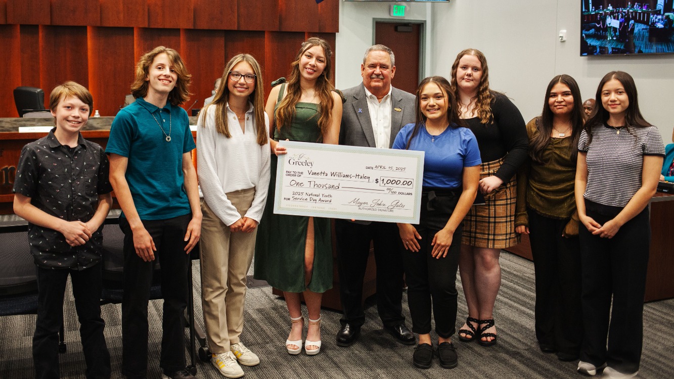 Greeley students pose with Mayor Gates during NYSDA presentation
