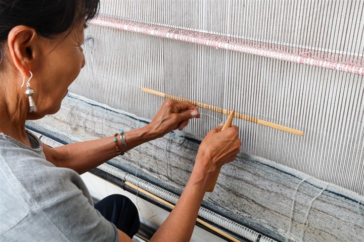 Weaving Family Threads Weaving Family Threads