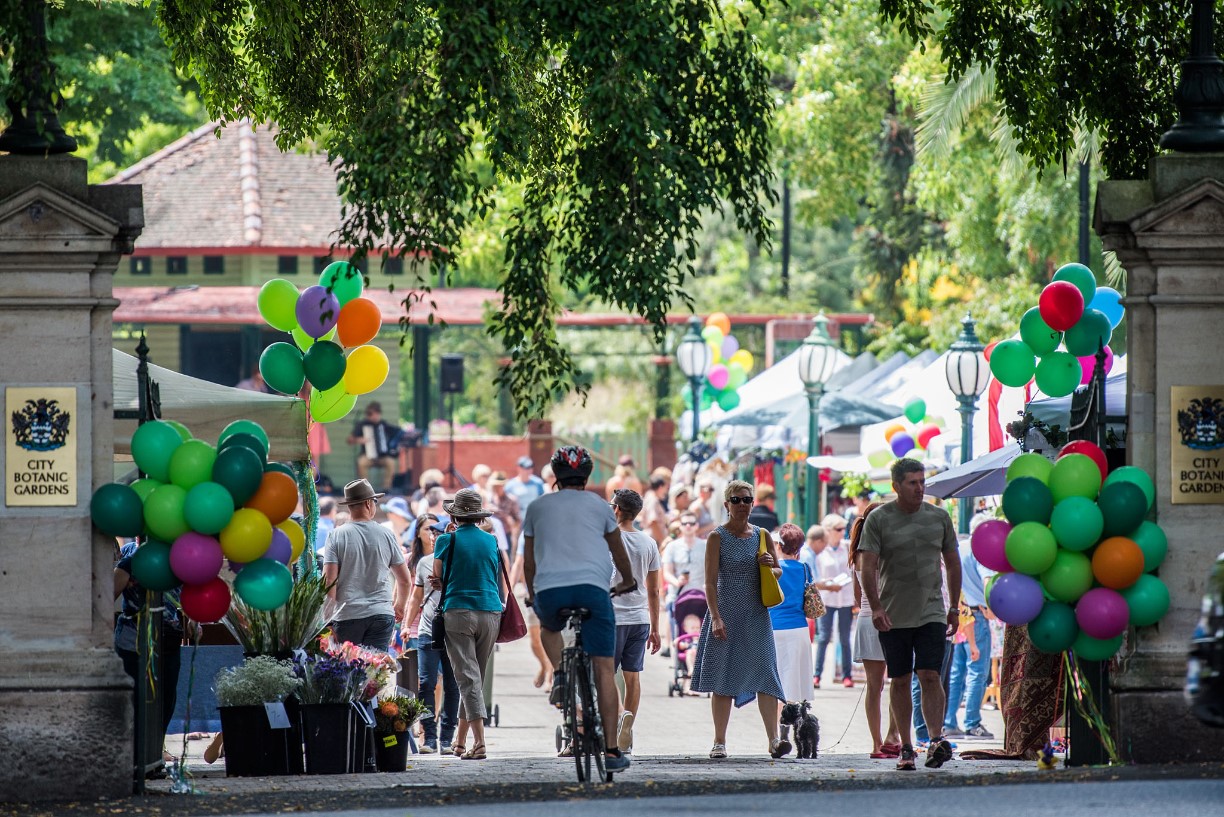 Riverside at the Gardens Market